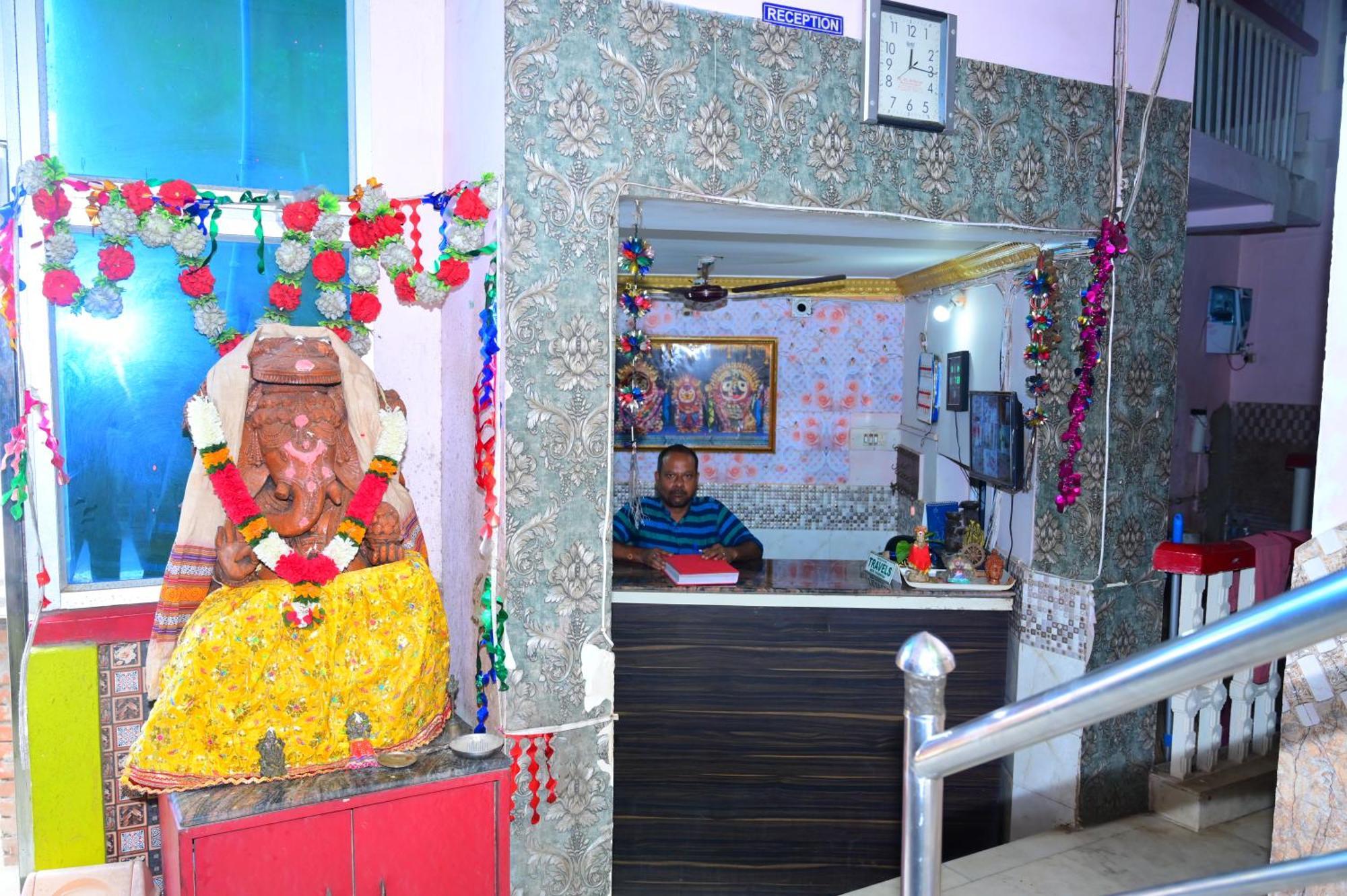 Mor Hotel Beach Heaven-স্বর্গদ্বার গোল্ডেন বিচ এবং মন্দিরের কাছে হোটেল বিচ হেভেন- Near Golden Beach & Temple Best Selling & Best Choice Of Travellers Puri Exterior foto